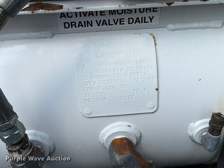 image for item FB5013 2013 Freightliner Business Class M2 fuel / lube truck