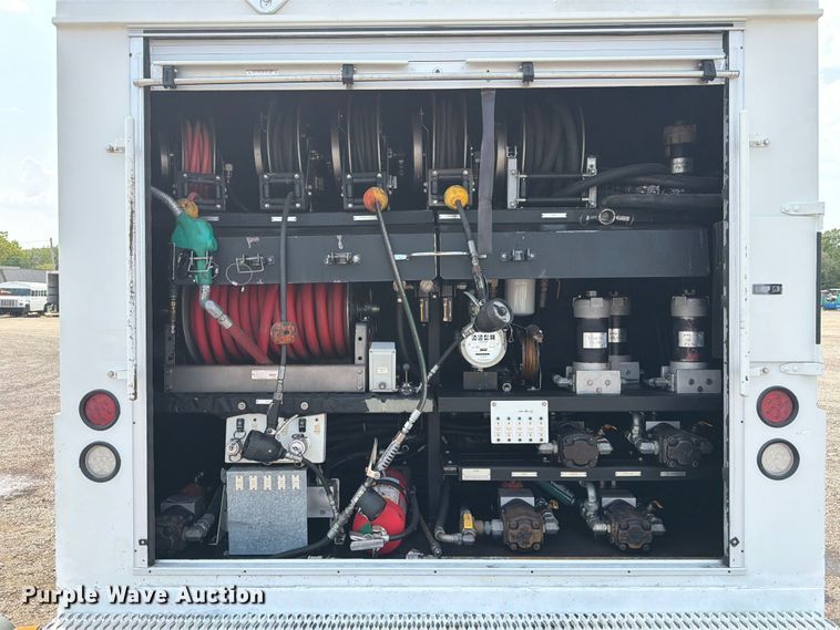 image for item FB5013 2013 Freightliner Business Class M2 fuel / lube truck