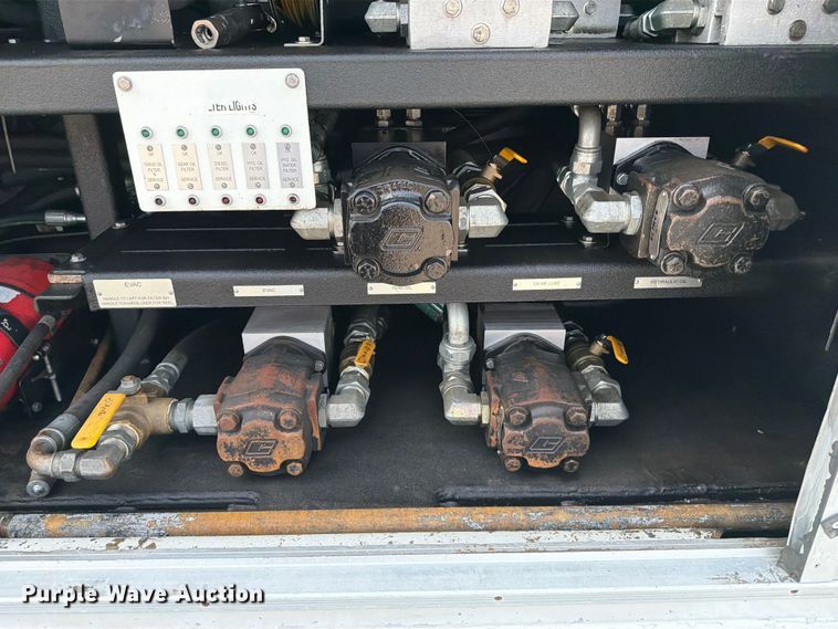 image for item FB5013 2013 Freightliner Business Class M2 fuel / lube truck