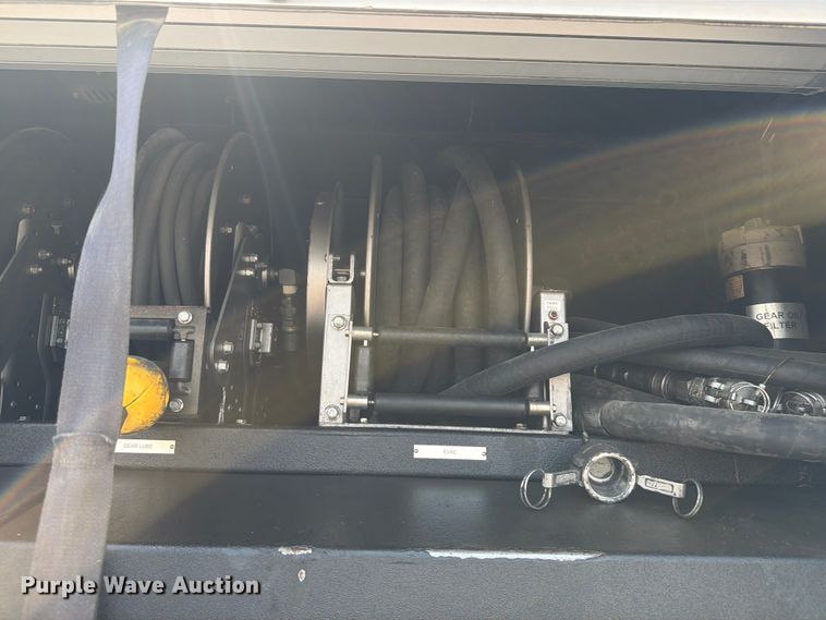 image for item FB5013 2013 Freightliner Business Class M2 fuel / lube truck