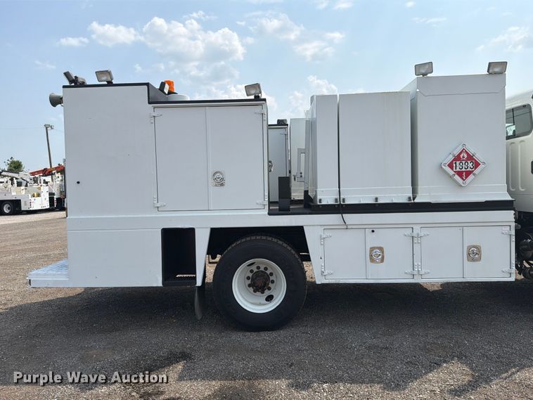 image for item FB5013 2013 Freightliner Business Class M2 fuel / lube truck
