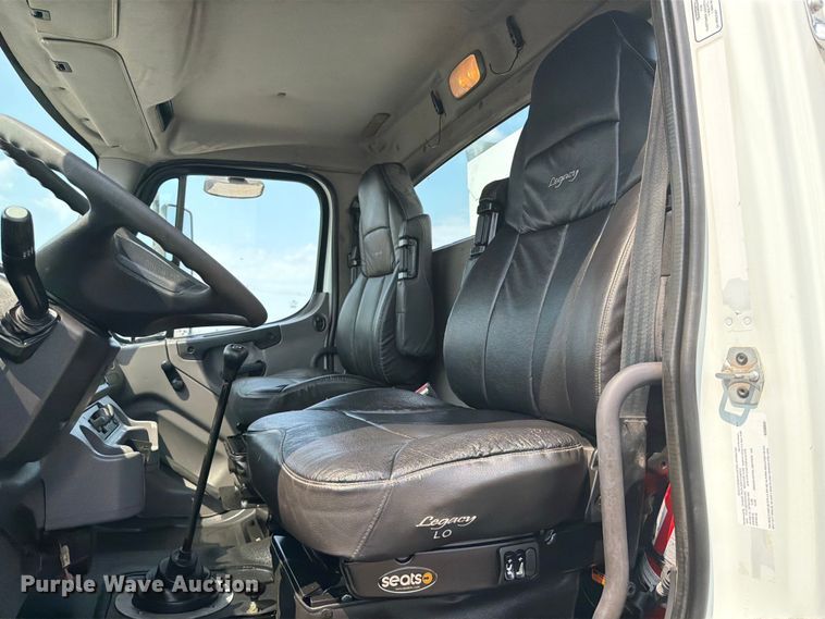 image for item FB5013 2013 Freightliner Business Class M2 fuel / lube truck