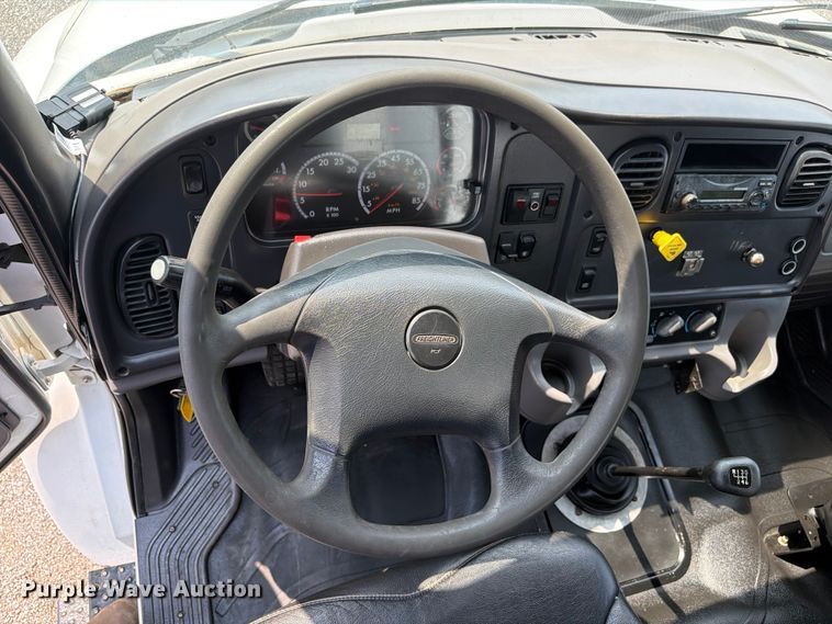 image for item FB5013 2013 Freightliner Business Class M2 fuel / lube truck