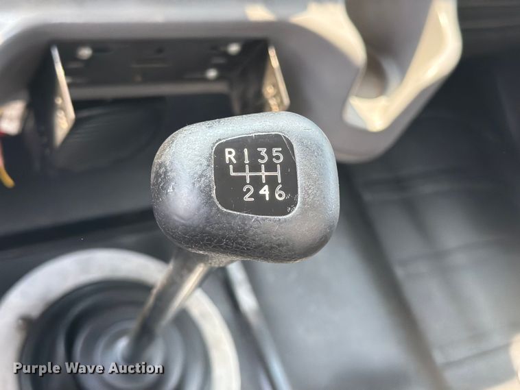 image for item FB5013 2013 Freightliner Business Class M2 fuel / lube truck