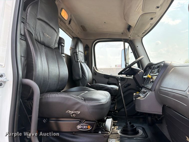 image for item FB5013 2013 Freightliner Business Class M2 fuel / lube truck