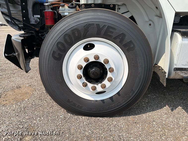 image for item FB5013 2013 Freightliner Business Class M2 fuel / lube truck