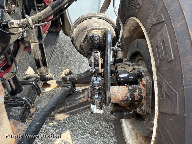 image for item FB5013 2013 Freightliner Business Class M2 fuel / lube truck