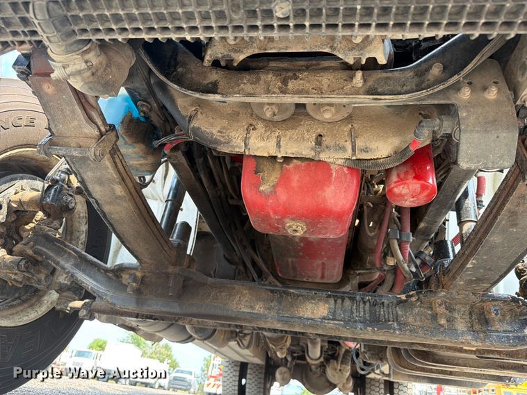 image for item FB5013 2013 Freightliner Business Class M2 fuel / lube truck