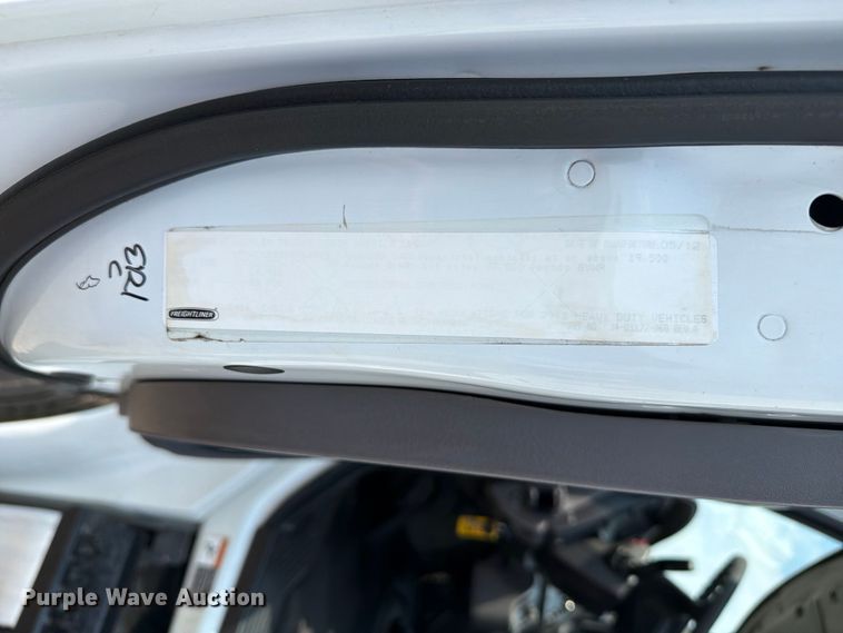 image for item FB5013 2013 Freightliner Business Class M2 fuel / lube truck