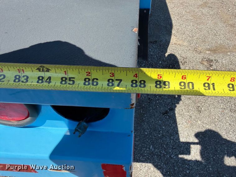 image for item FB5076 2009 GMC C7500 propane delivery truck