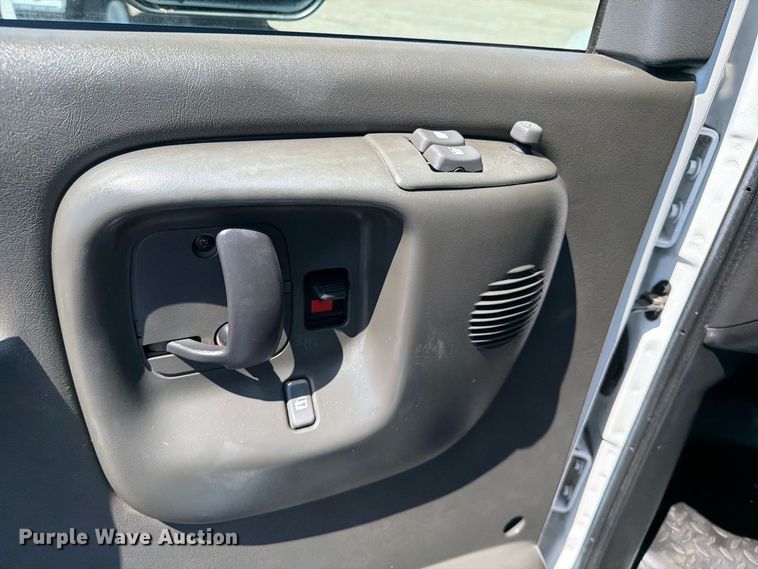 image for item FB5076 2009 GMC C7500 propane delivery truck