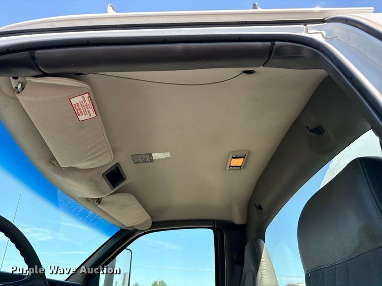 image for item FB5076 2009 GMC C7500 propane delivery truck