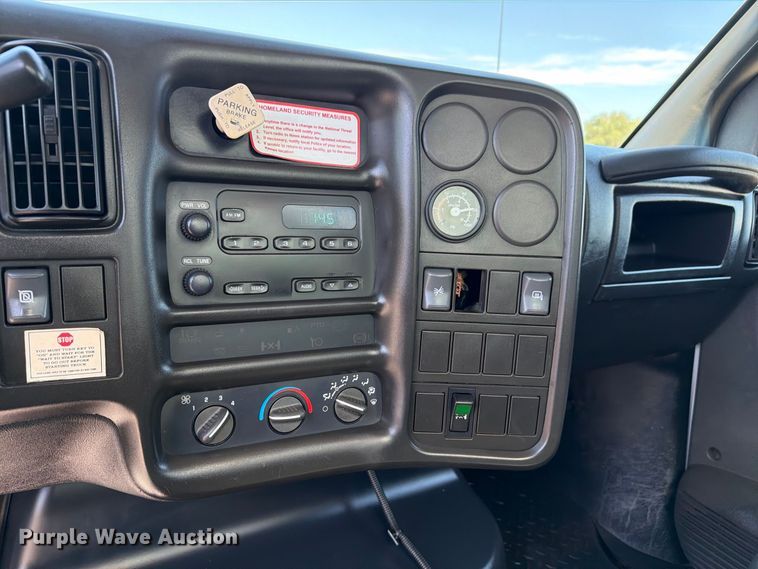 image for item FB5076 2009 GMC C7500 propane delivery truck