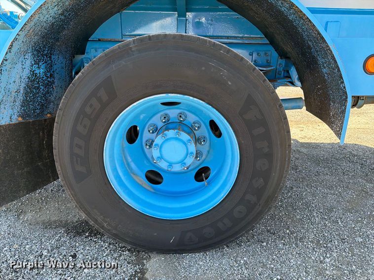 image for item FB5076 2009 GMC C7500 propane delivery truck