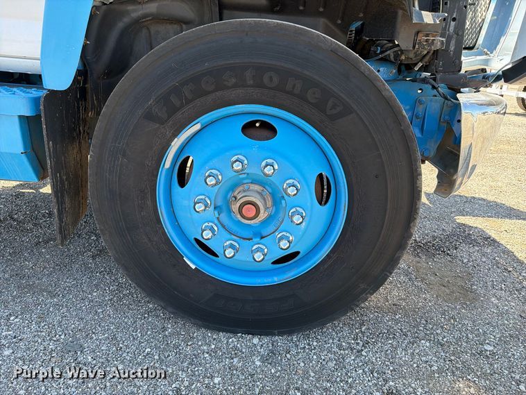 image for item FB5076 2009 GMC C7500 propane delivery truck