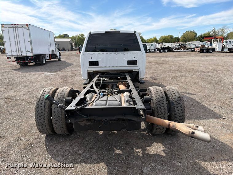 image for item FB5197 2018 Ford F550 Super Duty Ext. Cab truck cab and chassis