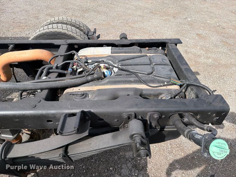 image for item FB5197 2018 Ford F550 Super Duty Ext. Cab truck cab and chassis
