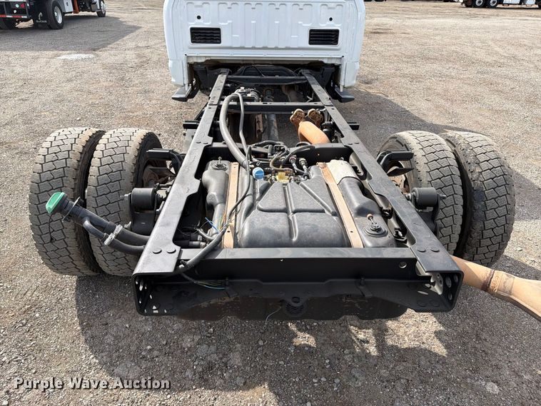 image for item FB5197 2018 Ford F550 Super Duty Ext. Cab truck cab and chassis