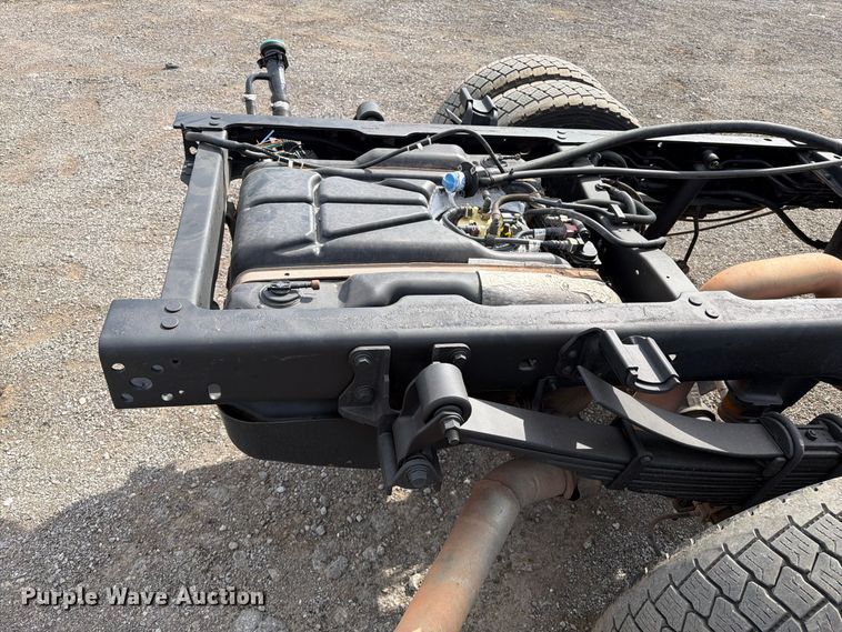 image for item FB5197 2018 Ford F550 Super Duty Ext. Cab truck cab and chassis