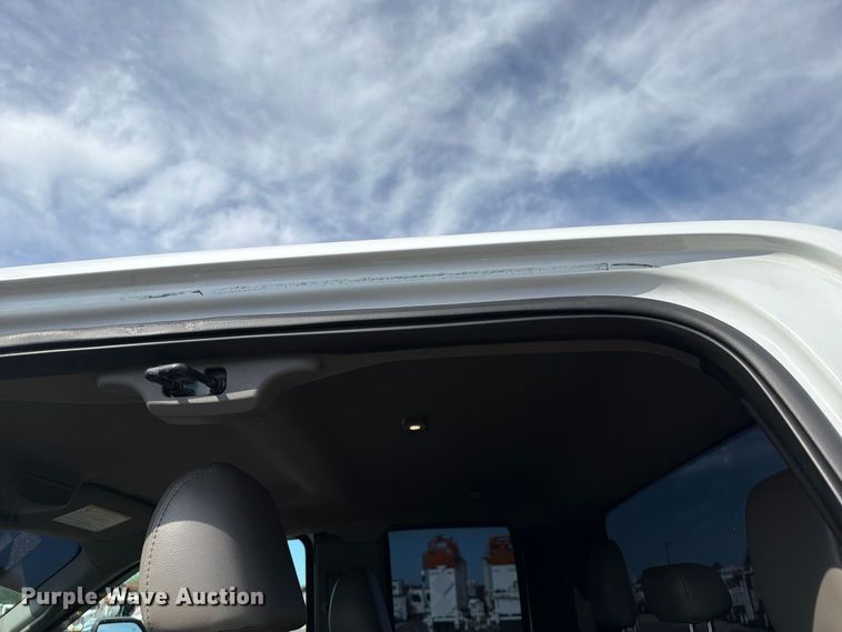 image for item FB5197 2018 Ford F550 Super Duty Ext. Cab truck cab and chassis