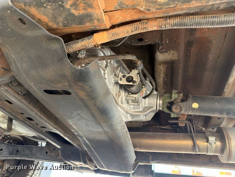image for item FB5197 2018 Ford F550 Super Duty Ext. Cab truck cab and chassis