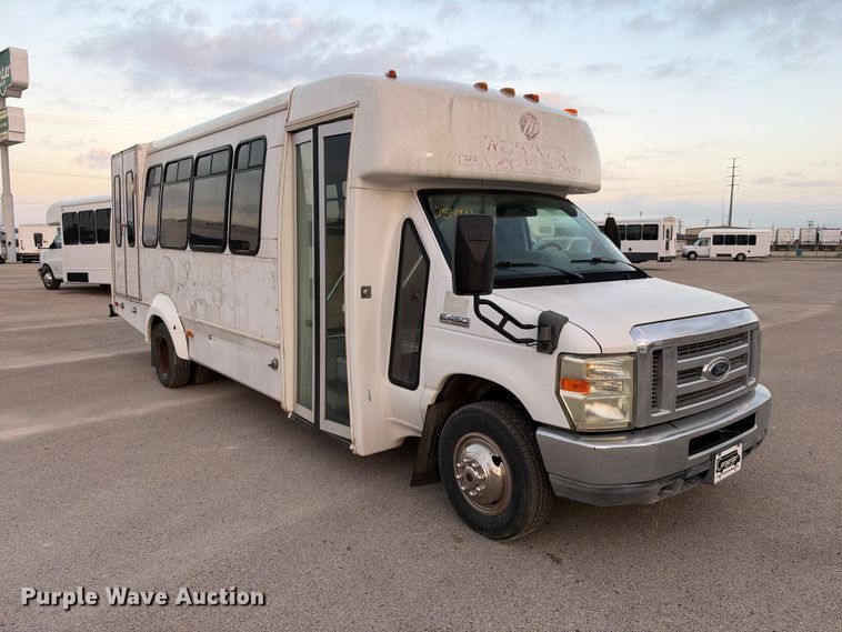 image for item FB8392 2011 Ford E450 shuttle bus