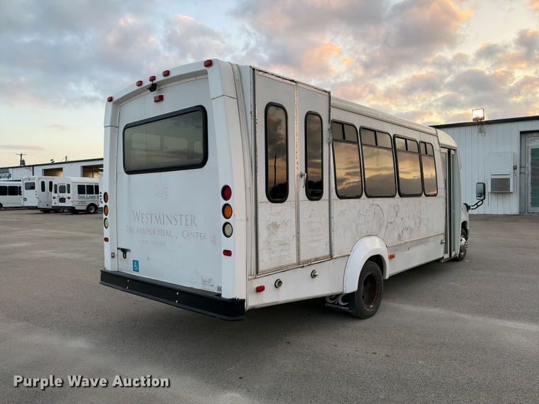 image for item FB8392 2011 Ford E450 shuttle bus