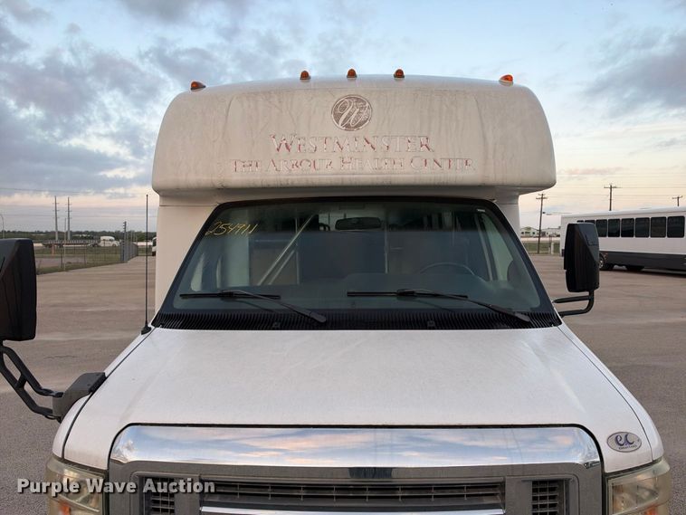 image for item FB8392 2011 Ford E450 shuttle bus