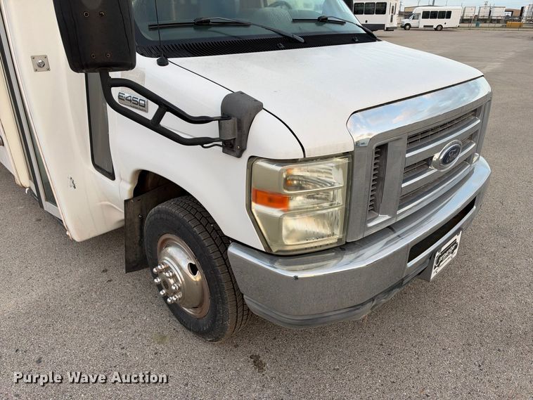 image for item FB8392 2011 Ford E450 shuttle bus