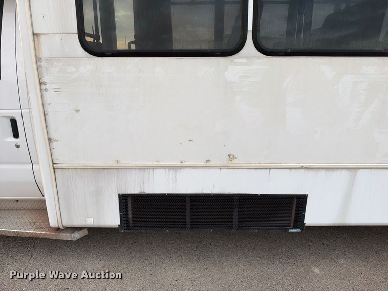 image for item FB8392 2011 Ford E450 shuttle bus