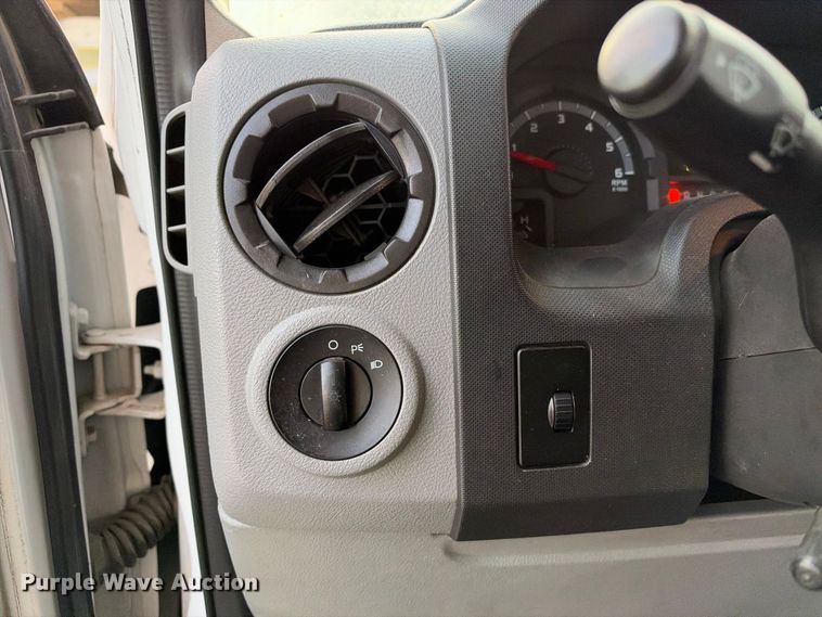image for item FB8392 2011 Ford E450 shuttle bus