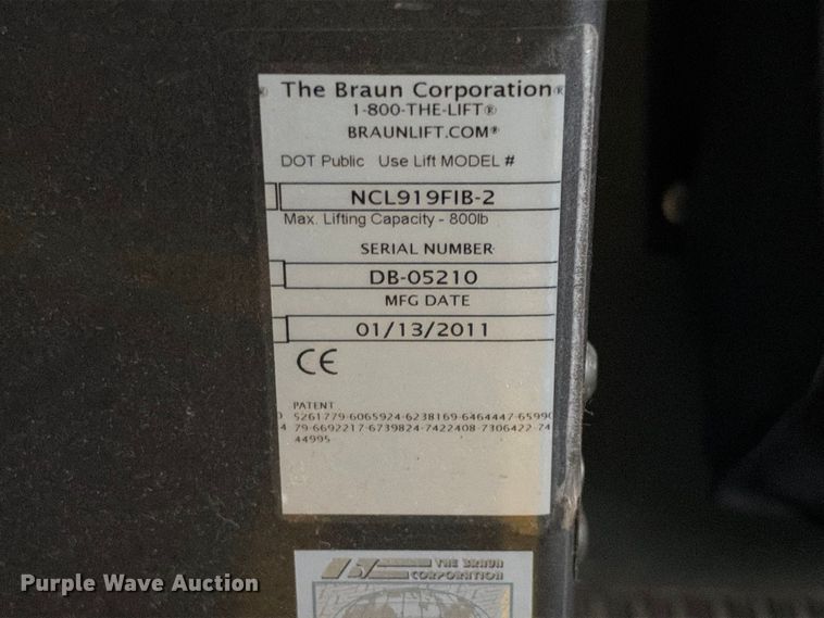 image for item FB8392 2011 Ford E450 shuttle bus