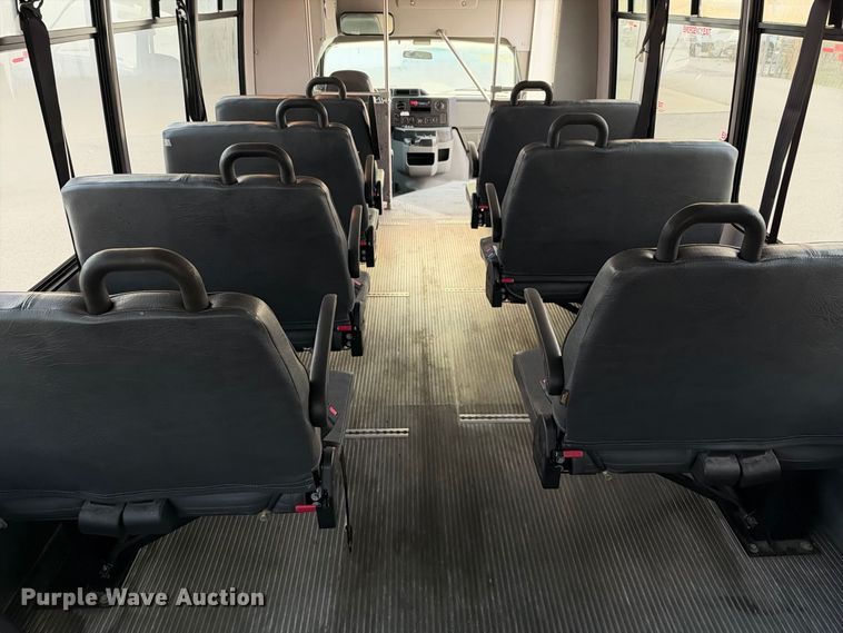 image for item FB8392 2011 Ford E450 shuttle bus
