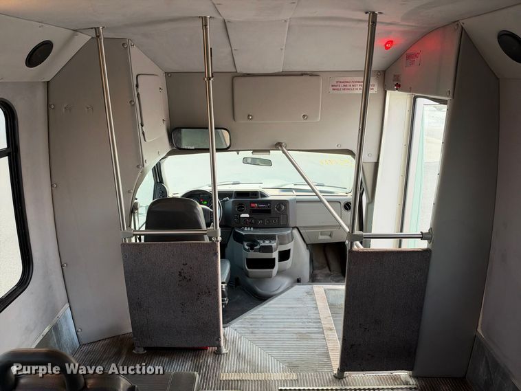 image for item FB8392 2011 Ford E450 shuttle bus