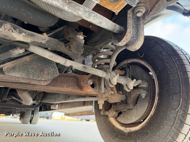 image for item FB8392 2011 Ford E450 shuttle bus
