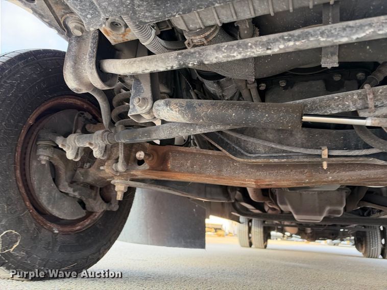 image for item FB8392 2011 Ford E450 shuttle bus