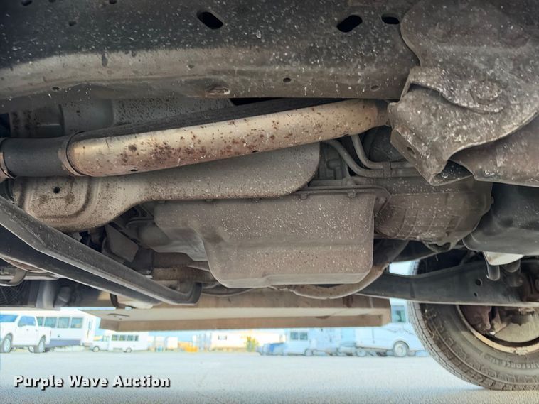 image for item FB8392 2011 Ford E450 shuttle bus