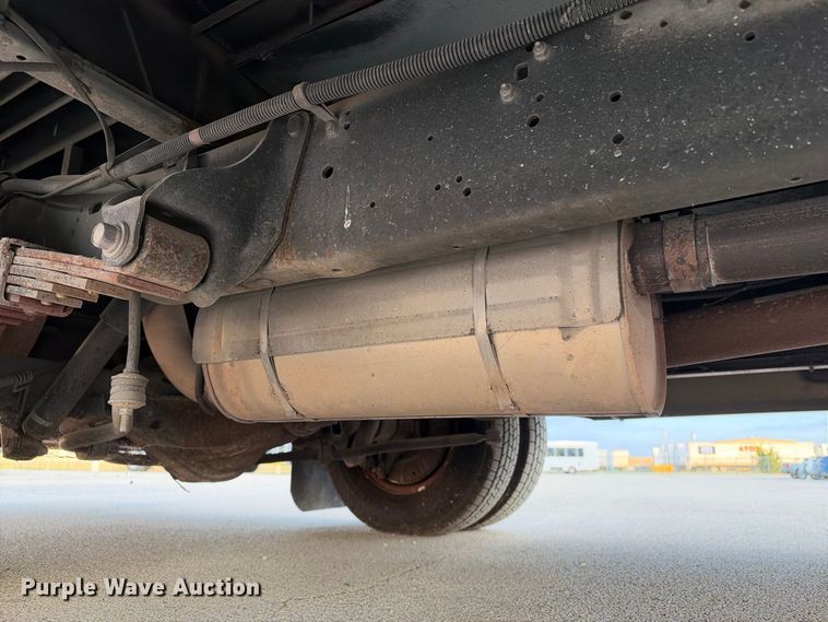 image for item FB8392 2011 Ford E450 shuttle bus