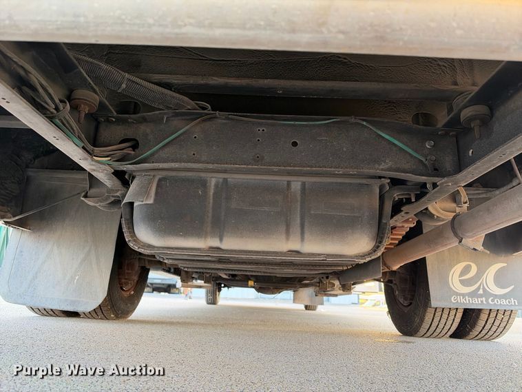 image for item FB8392 2011 Ford E450 shuttle bus