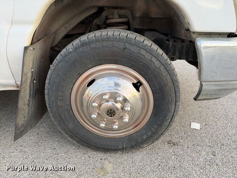 image for item FB8392 2011 Ford E450 shuttle bus