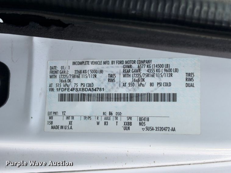 image for item FB8392 2011 Ford E450 shuttle bus