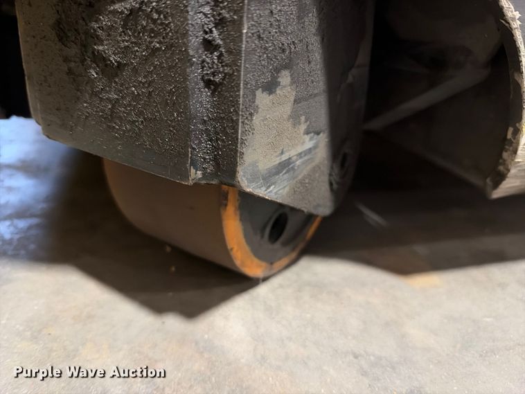 image for item FB8395 2019 Crown RM6025-45 reach truck