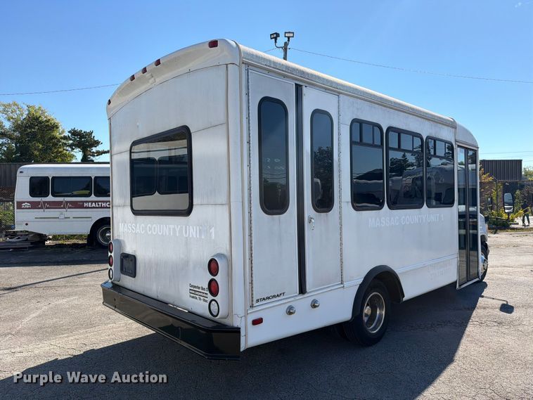 image for item FC3417 2003 Ford E350 shuttle bus