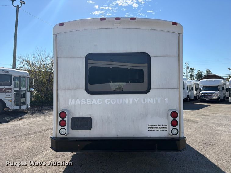 image for item FC3417 2003 Ford E350 shuttle bus