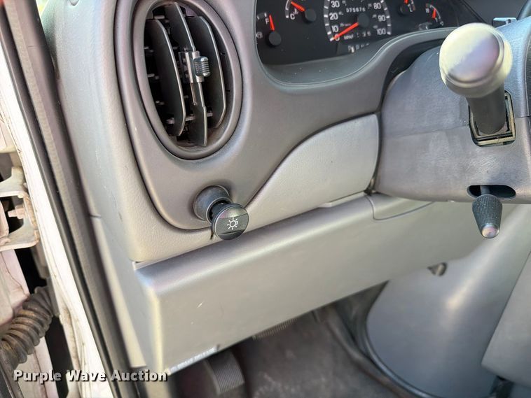 image for item FC3417 2003 Ford E350 shuttle bus