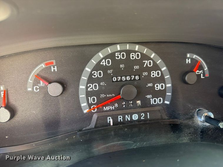 image for item FC3417 2003 Ford E350 shuttle bus