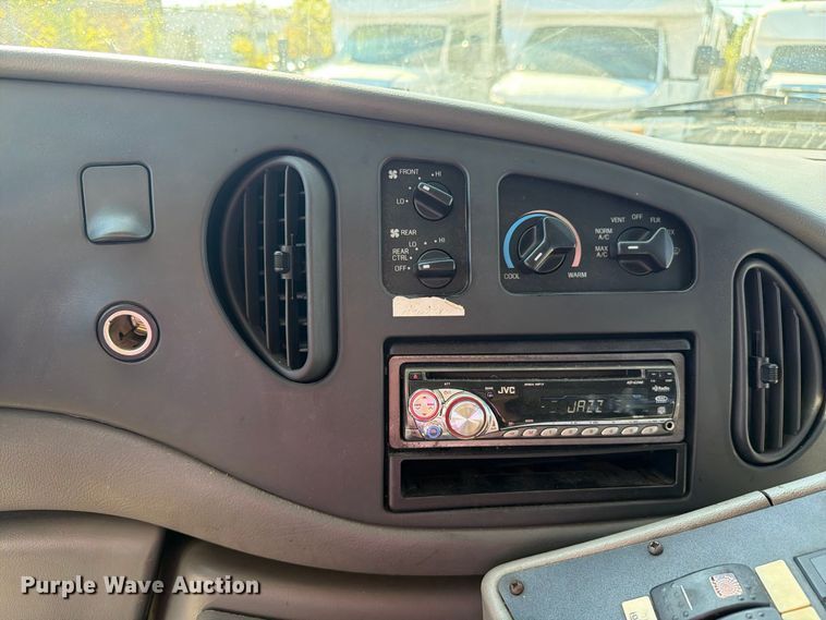 image for item FC3417 2003 Ford E350 shuttle bus