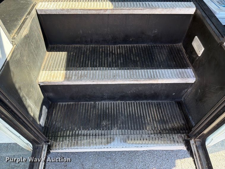 image for item FC3417 2003 Ford E350 shuttle bus