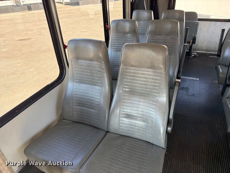 image for item FC3417 2003 Ford E350 shuttle bus