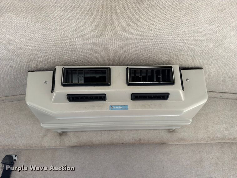 image for item FC3417 2003 Ford E350 shuttle bus